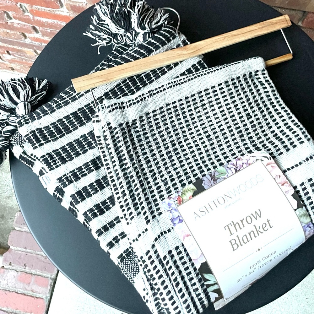 SOLD Ashton woods cream black cotton throw blanket